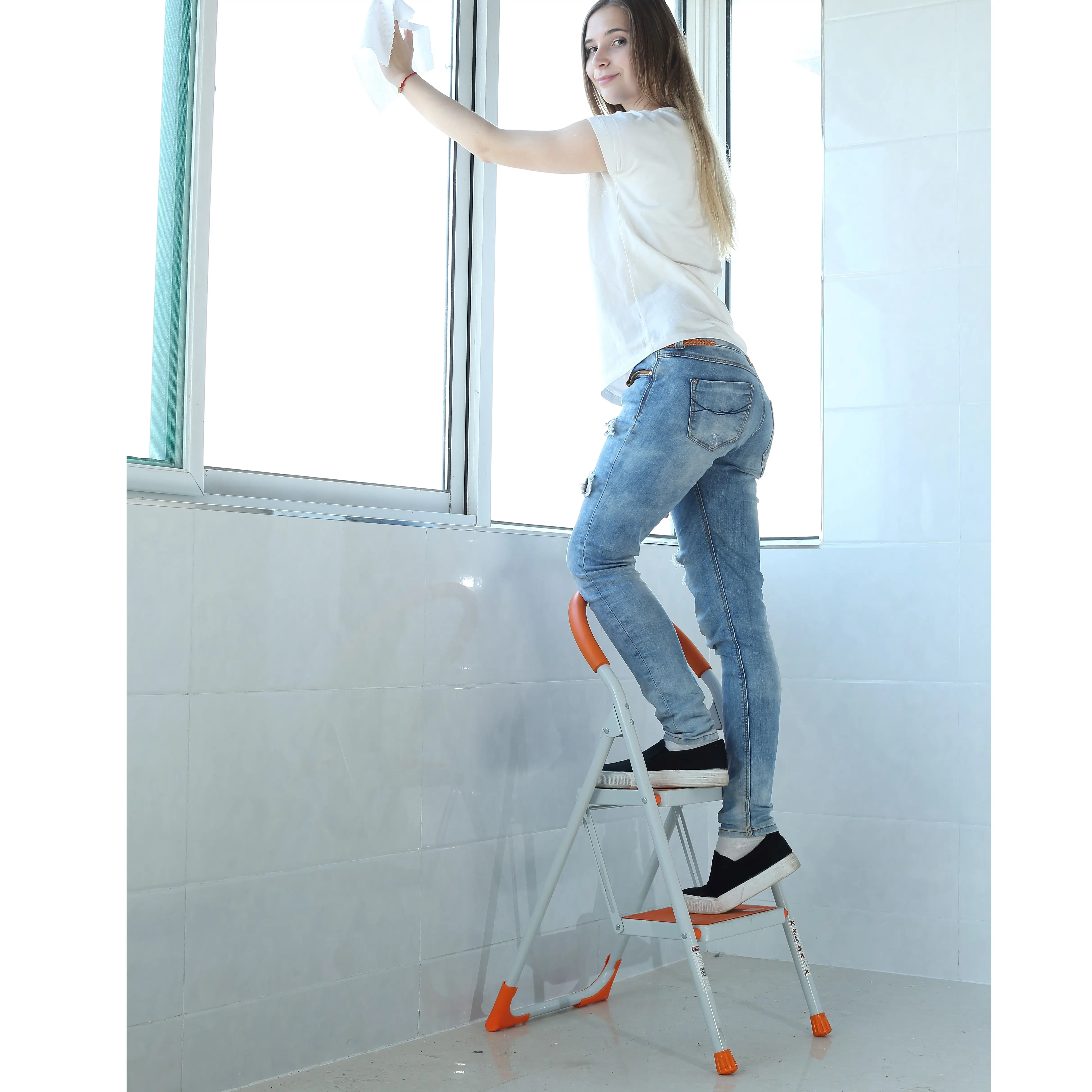 How to choose and use the right ladder for safe work?